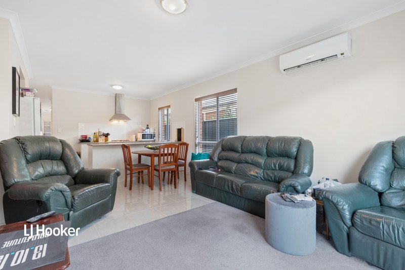 Photo - 17 Tower Way, Blakeview SA 5114 - Image 2