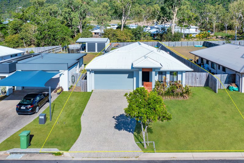 17 Trader Crescent, Cannonvale QLD 4802