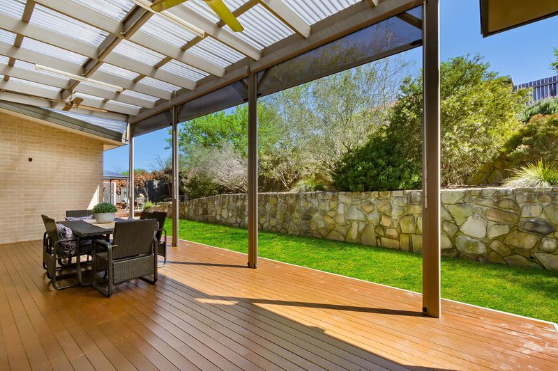 Photo - 17 Traine Court, Amaroo ACT 2914 - Image 2