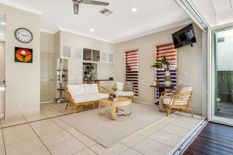 Photo - 17 Tranquil Place, Alexandra Headland QLD 4572 - Image 8