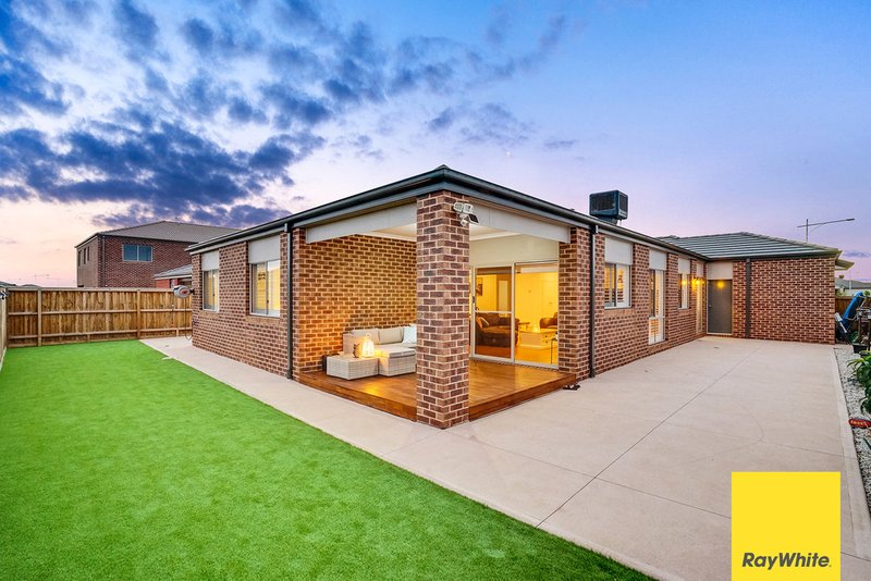 Photo - 17 Treeve Parkway, Werribee VIC 3030 - Image 20