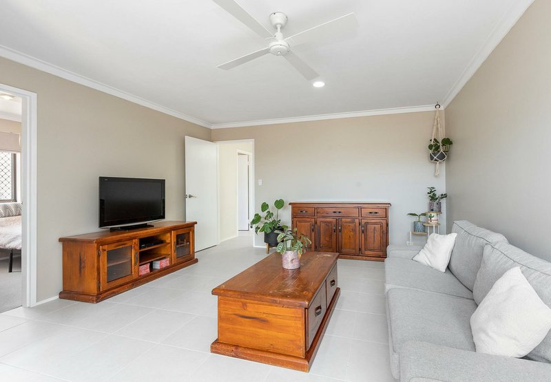 Photo - 17 Tremont Place, Craigie WA 6025 - Image 5