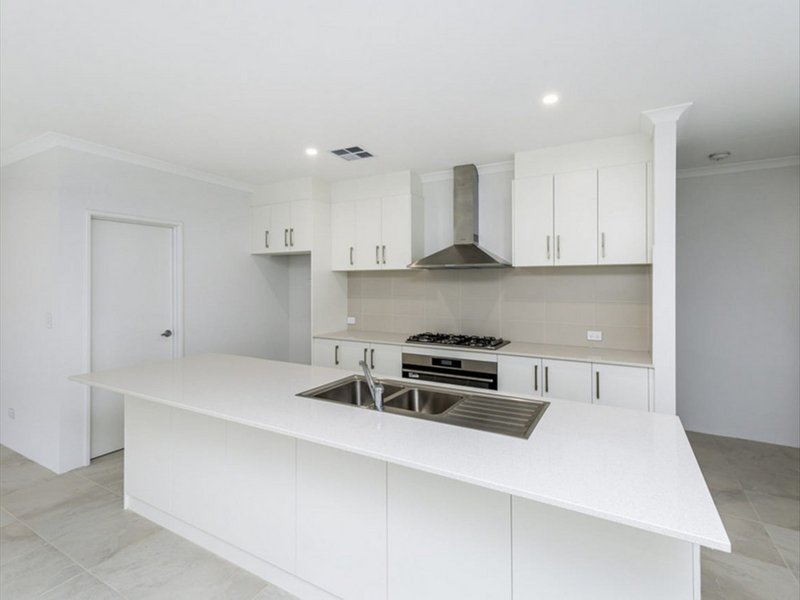 Photo - 17 Troubridge Approach, Eglinton WA 6034 - Image 3