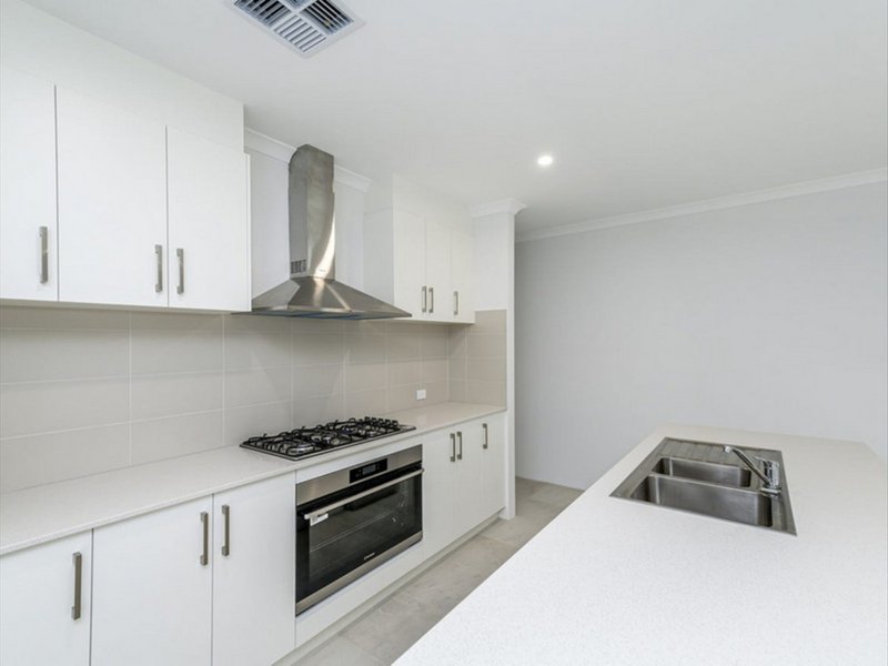 Photo - 17 Troubridge Approach, Eglinton WA 6034 - Image 4