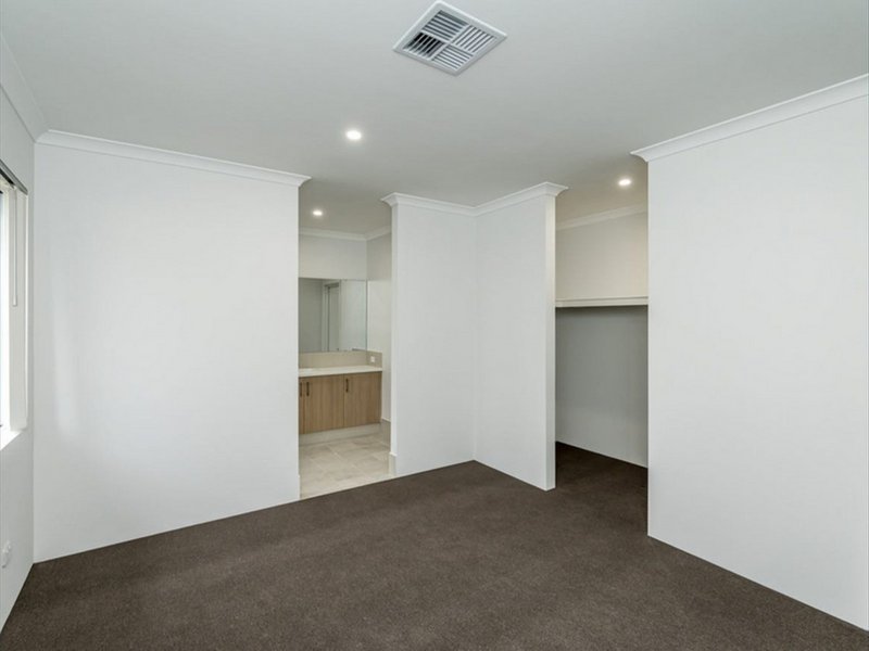 Photo - 17 Troubridge Approach, Eglinton WA 6034 - Image 8