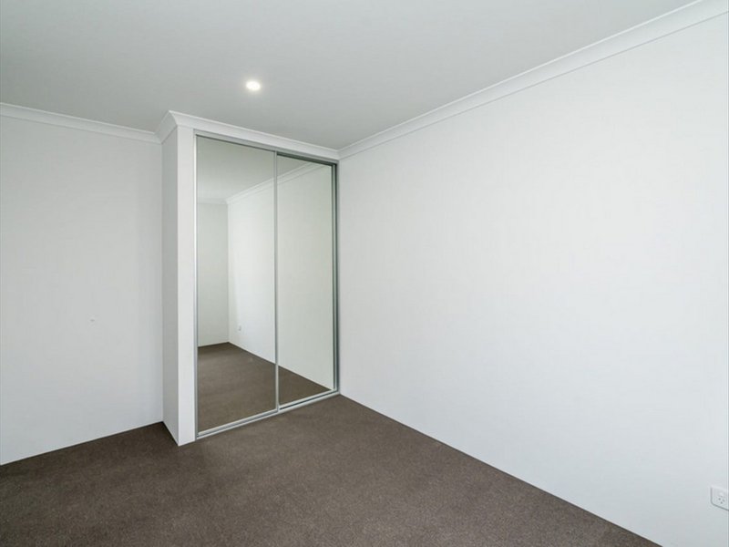 Photo - 17 Troubridge Approach, Eglinton WA 6034 - Image 10