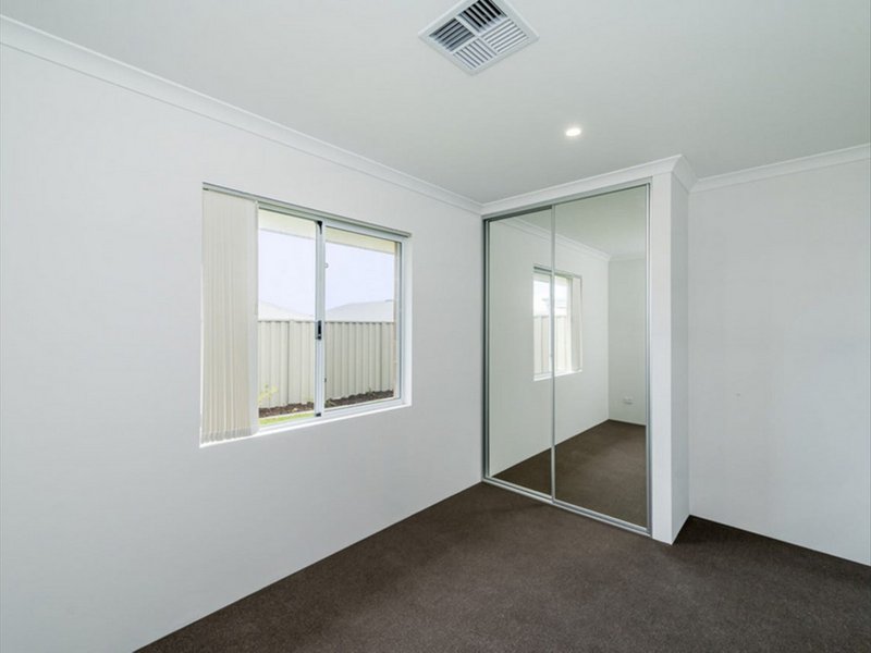 Photo - 17 Troubridge Approach, Eglinton WA 6034 - Image 12
