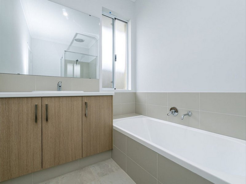 Photo - 17 Troubridge Approach, Eglinton WA 6034 - Image 13