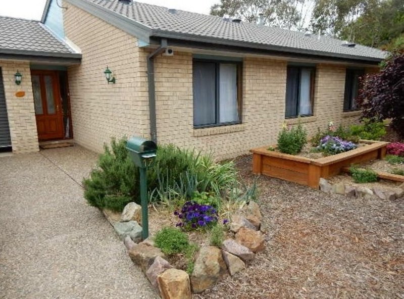 Photo - 17 Tungun Street, Narrabundah ACT 2604 - Image 1