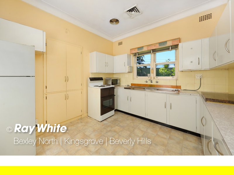 Photo - 17 Turon Avenue, Kingsgrove NSW 2208 - Image 4