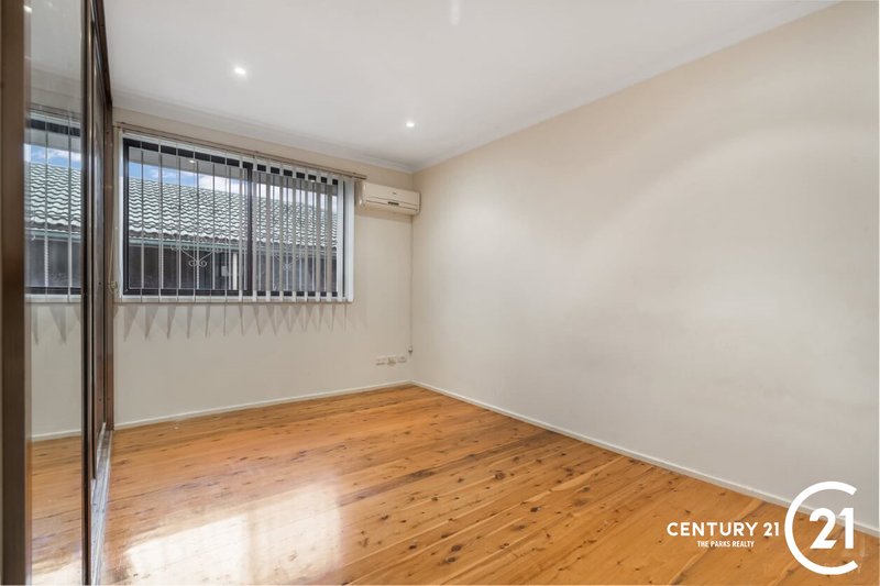 Photo - 17 Turquoise Crescent, Bossley Park NSW 2176 - Image 6