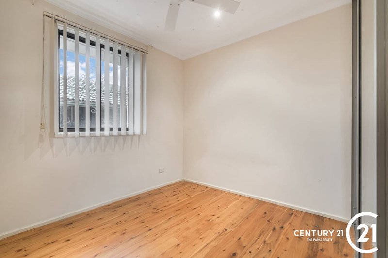 Photo - 17 Turquoise Crescent, Bossley Park NSW 2176 - Image 8