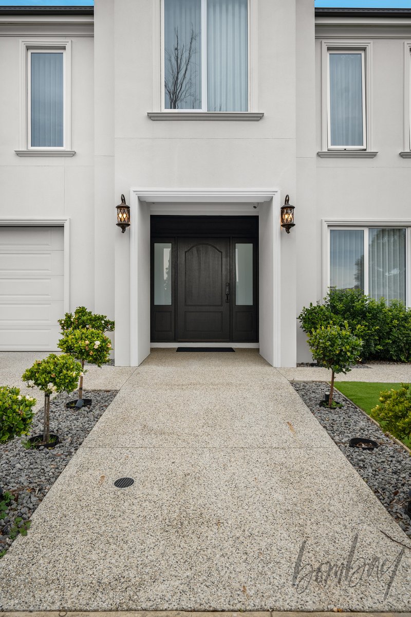 Photo - 17 Twilight Drive, Mickleham VIC 3064 - Image 2