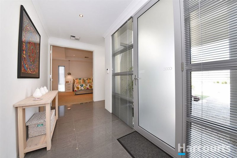 Photo - 17 Umina Way, Burns Beach WA 6028 - Image 2