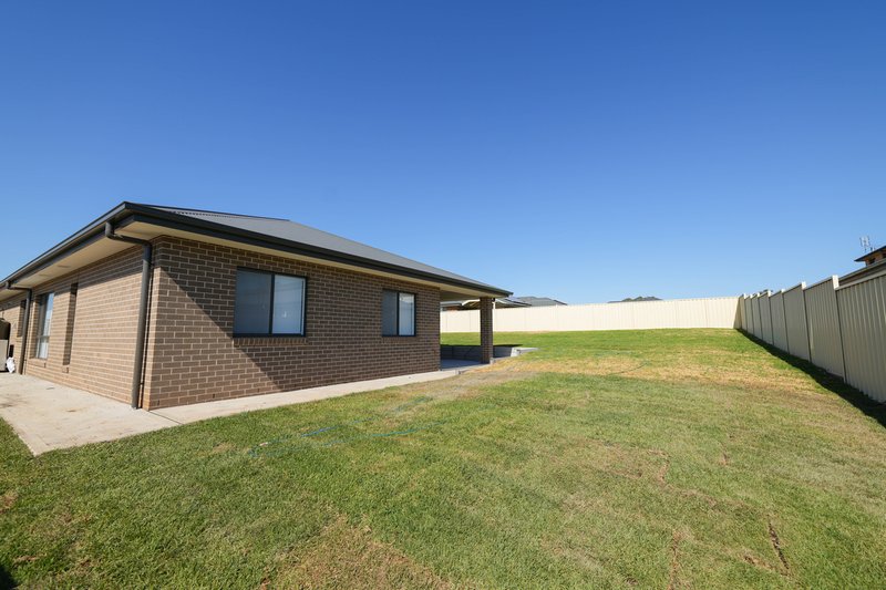 Photo - 17 Vaucluse Place, Parkes NSW 2870 - Image 17