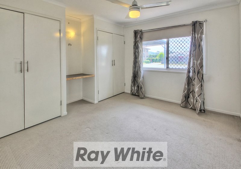 Photo - 17 Vermont Crescent, Mount Warren Park QLD 4207 - Image 10