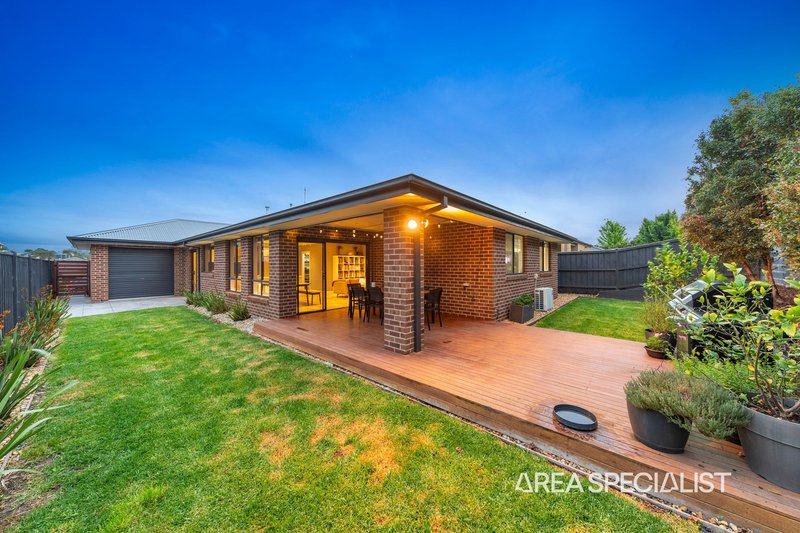 Photo - 17 Viewgrand Drive, Pakenham VIC 3810 - Image 17