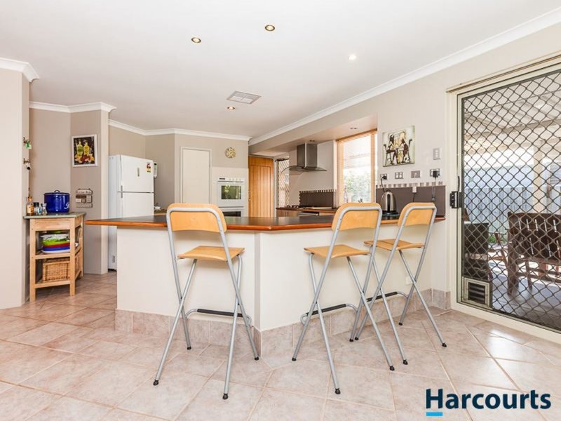 Photo - 17 Vilamour Close, Currambine WA 6028 - Image 10