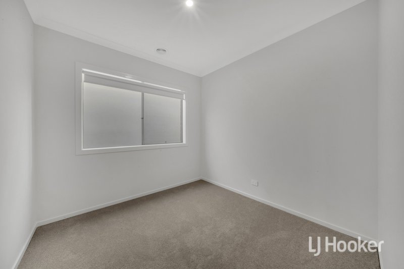 Photo - 17 Villette Avenue, Tarneit VIC 3029 - Image 5