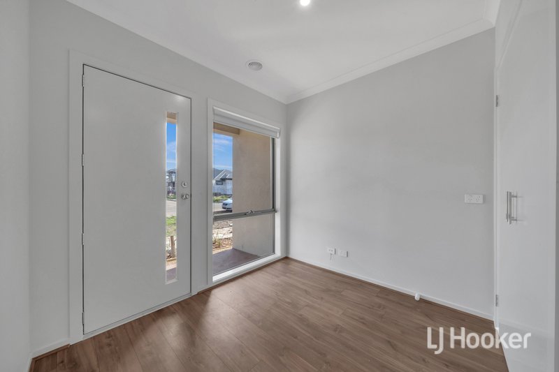 Photo - 17 Villette Avenue, Tarneit VIC 3029 - Image 6