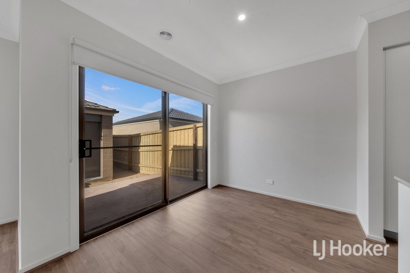 Photo - 17 Villette Avenue, Tarneit VIC 3029 - Image 10