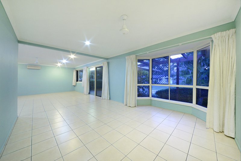 Photo - 17 Wahoo Court, Jubilee Pocket QLD 4802 - Image 3