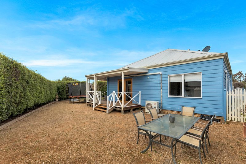 Photo - 17 Waight Court, Tarneit VIC 3029 - Image 13