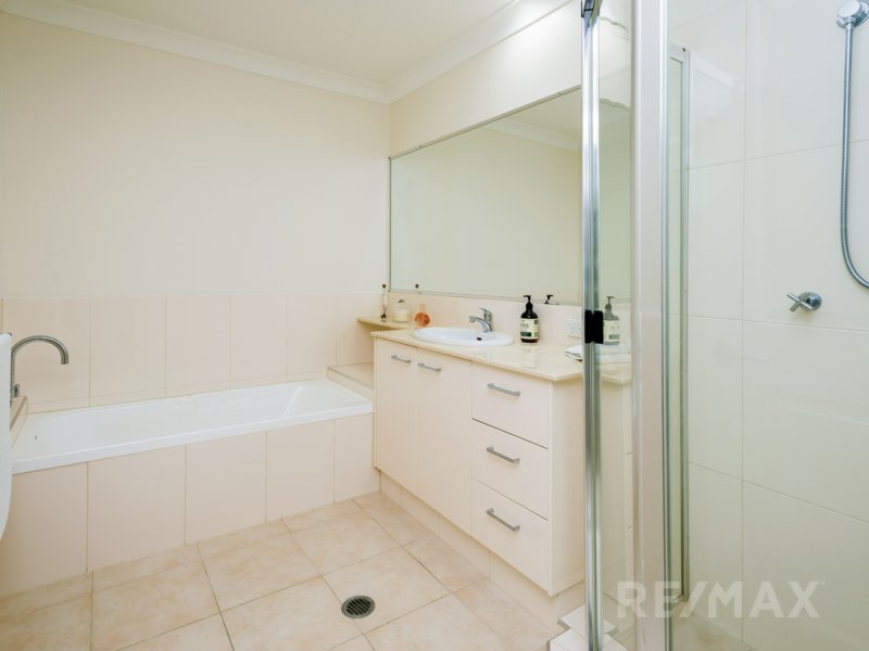 Photo - 1/7 Waimea Drive, Varsity Lakes QLD 4227 - Image 20