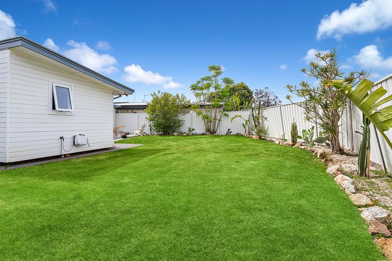 Photo - 17 Wallabah Way, Koonawarra NSW 2530 - Image 13