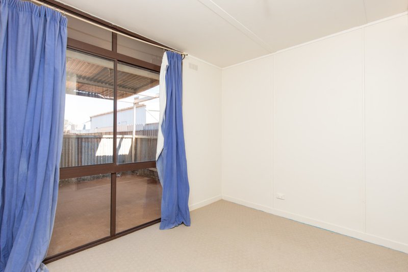 Photo - 17 Walters Drive, Merbein VIC 3505 - Image 6