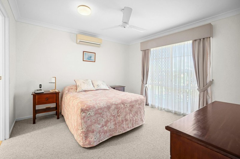 Photo - 17 Walton Place, Brighton QLD 4017 - Image 5