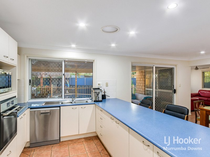 Photo - 17 Waranga Court, Murrumba Downs QLD 4503 - Image 6