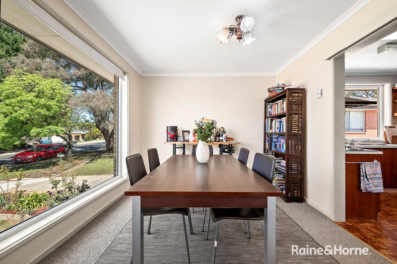 Photo - 17 Waratah Street, Karabar NSW 2620 - Image 3