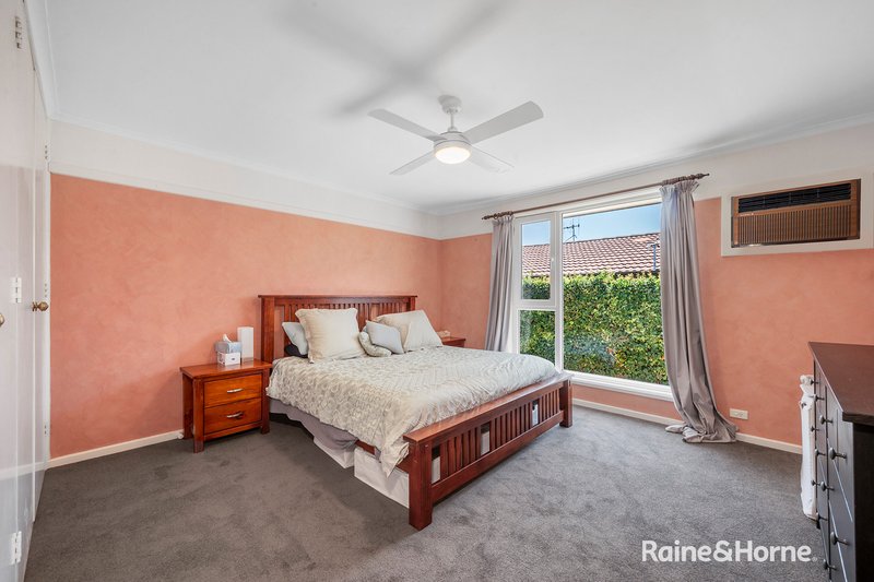 Photo - 17 Waratah Street, Karabar NSW 2620 - Image 7