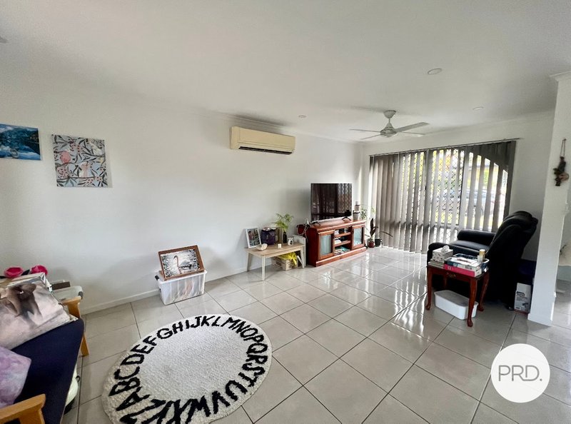 Photo - 17 Waratah Street, Kin Kora QLD 4680 - Image 3