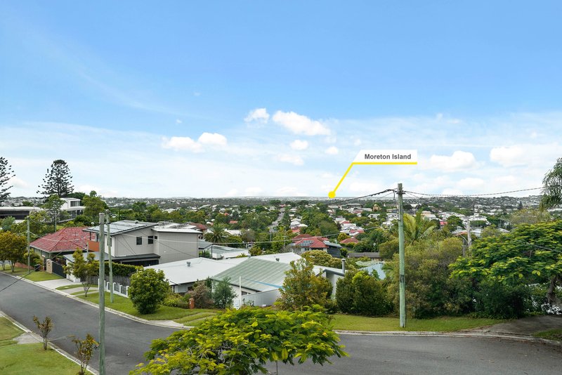 Photo - 17 Warma Street, Stafford Heights QLD 4053 - Image 15