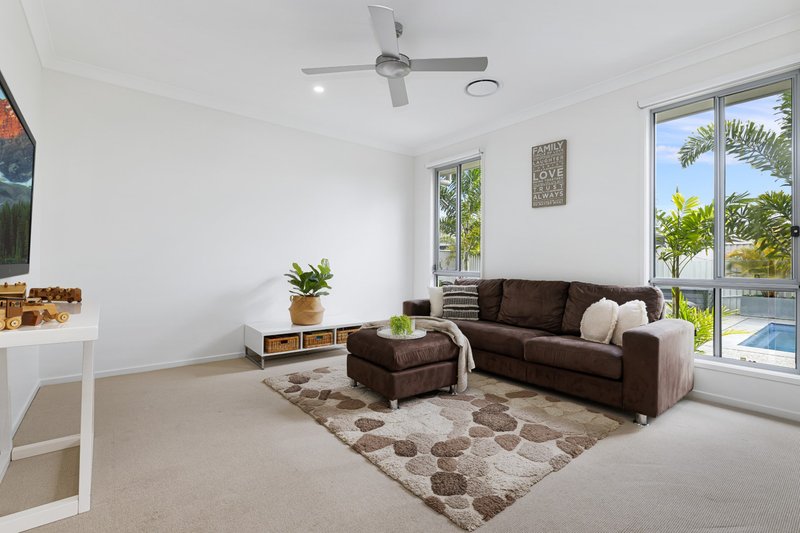 Photo - 17 Warrego Drive, Pelican Waters QLD 4551 - Image 8