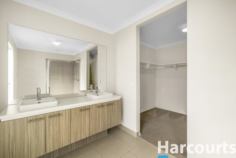 Photo - 17 Warwick Way, Drouin VIC 3818 - Image 8