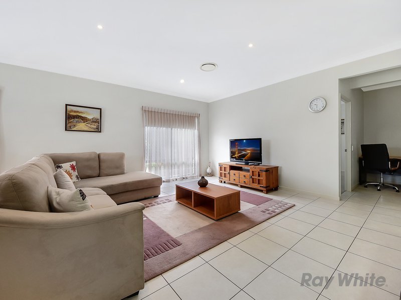 Photo - 17 Waterway Crescent, Murrumba Downs QLD 4503 - Image 3