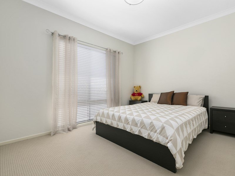 Photo - 17 Waterway Crescent, Murrumba Downs QLD 4503 - Image 13