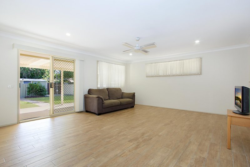 Photo - 17 Watkins Crescent, Currans Hill NSW 2567 - Image 4