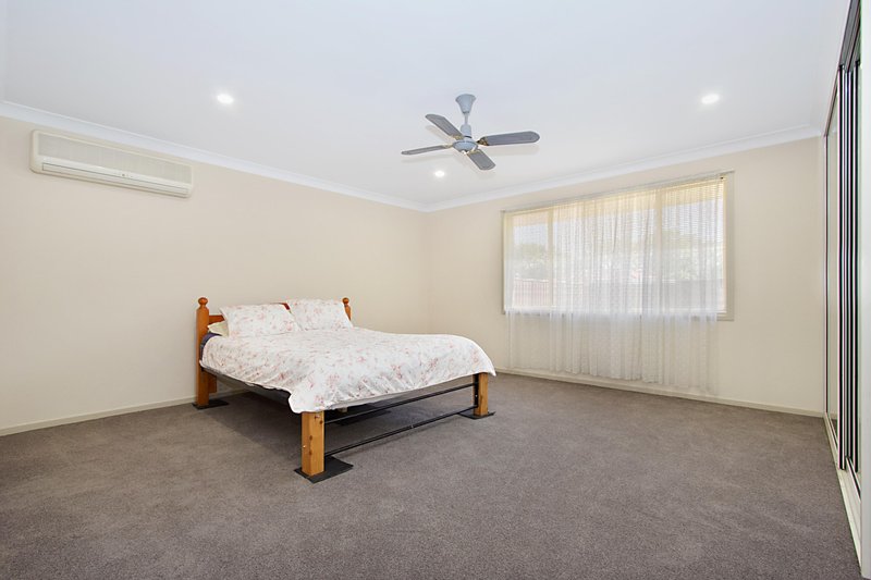 Photo - 17 Watkins Crescent, Currans Hill NSW 2567 - Image 5