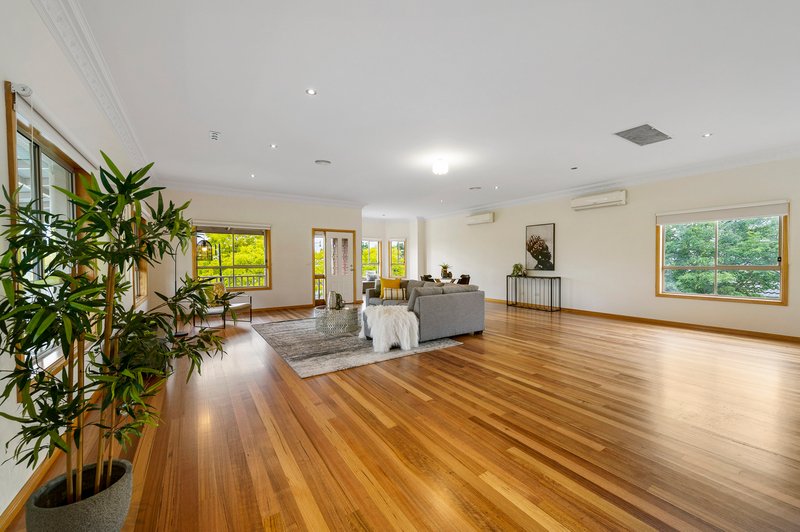 Photo - 17 Wattlepark Street, Caroline Springs VIC 3023 - Image 11