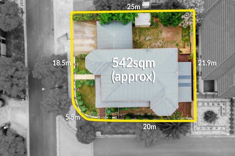 Photo - 17 Wattlepark Street, Caroline Springs VIC 3023 - Image 20