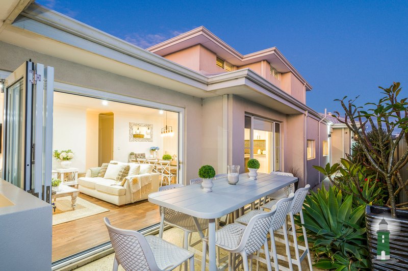 Photo - 17 Wattleseed Avenue, Treeby WA 6164 - Image 1