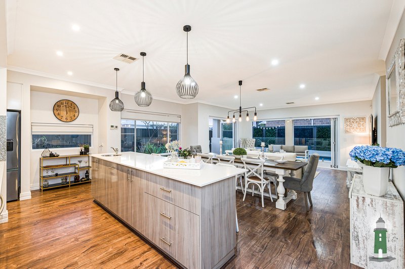 Photo - 17 Wattleseed Avenue, Treeby WA 6164 - Image 8