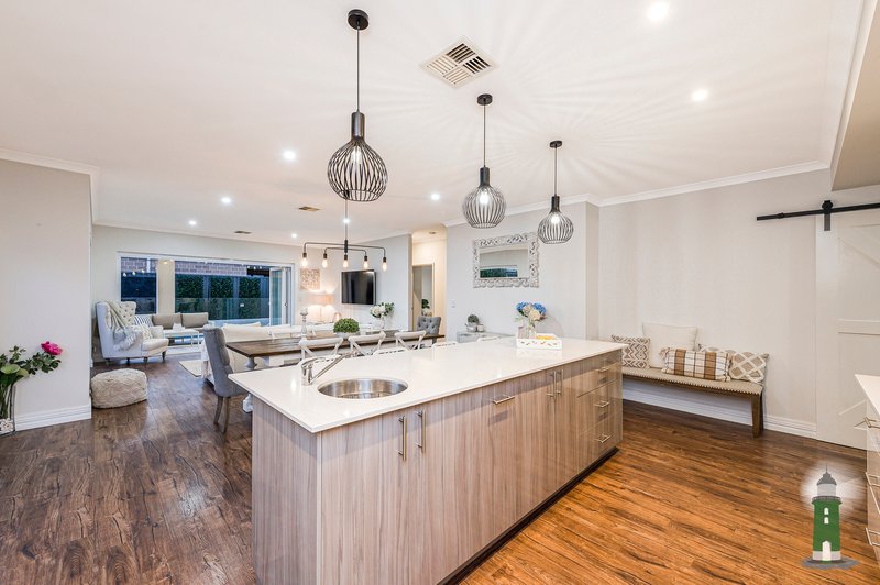 Photo - 17 Wattleseed Avenue, Treeby WA 6164 - Image 11