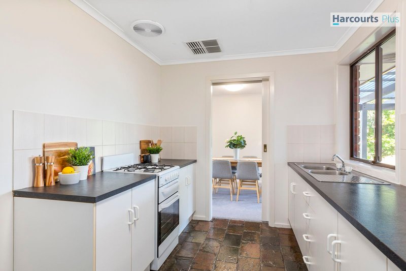 Photo - 17 Wayside Drive, Hallett Cove SA 5158 - Image 9