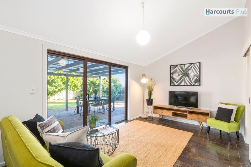 Photo - 17 Wayside Drive, Hallett Cove SA 5158 - Image 14