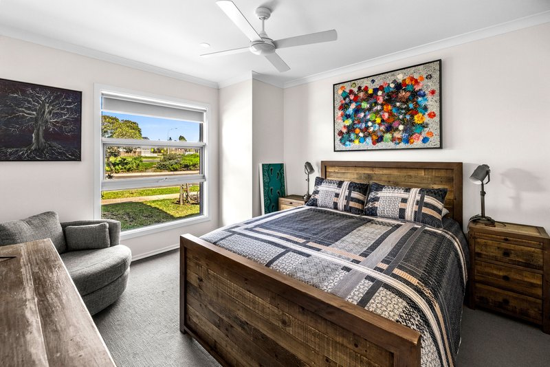 Photo - 17 Wedgebill Circuit, Werribee VIC 3030 - Image 8